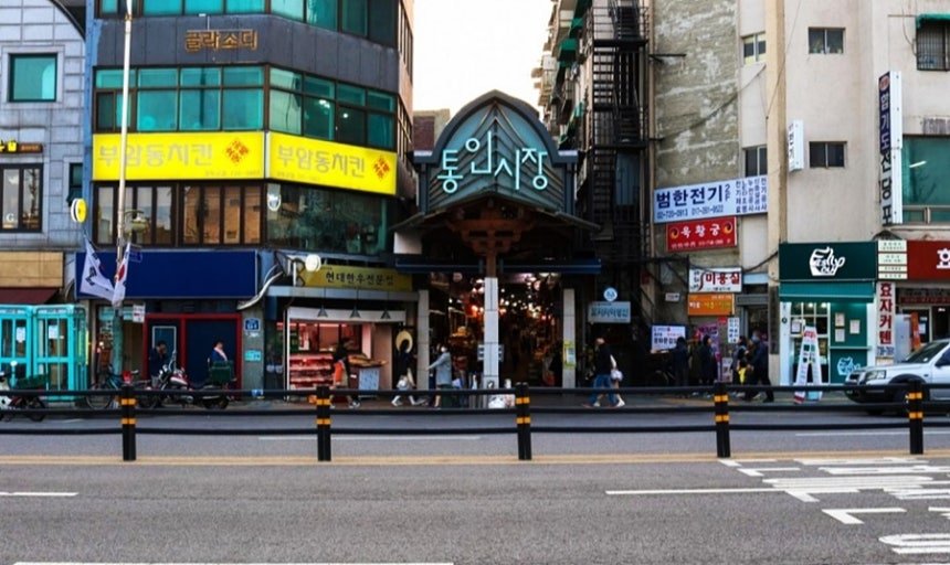 Top 5 Must-Visit Traditional Markets in Seoul: A Blend of History and Hip Trends 다운로드 (12)