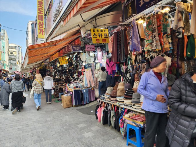 Top 5 Must-Visit Traditional Markets in Seoul: A Blend of History and Hip Trends 다운로드 (4)