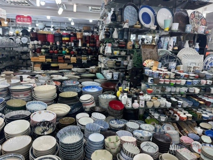 Top 5 Must-Visit Traditional Markets in Seoul: A Blend of History and Hip Trends 다운로드 (6)